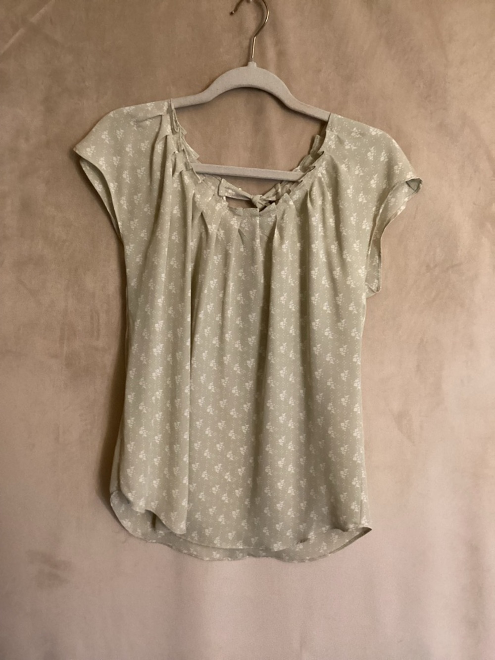 LC Lauren Conrad Sage Green Floral Lace-Up Cap Sleeve Top